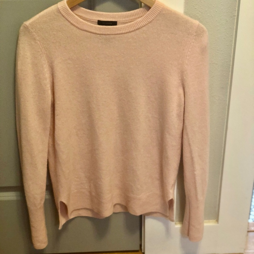 100% cashmere crew neck sweater